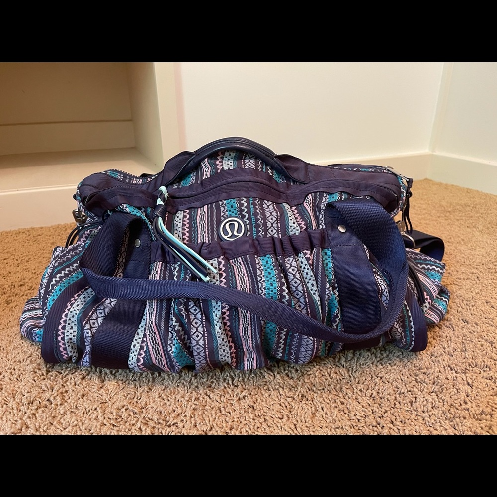 Limited edition Lululemon duffel bag *patterned*